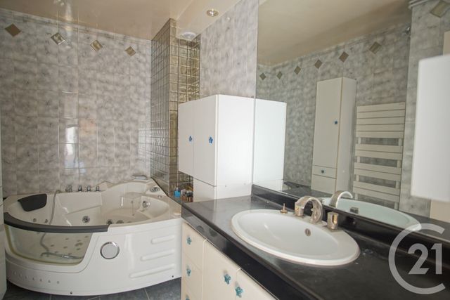 Appartement F4 &agrave; vendre - 4 pi&egrave;ces - 109,78 m2 - Choisy Le Roi - 94 - ILE-DE-FRANCE