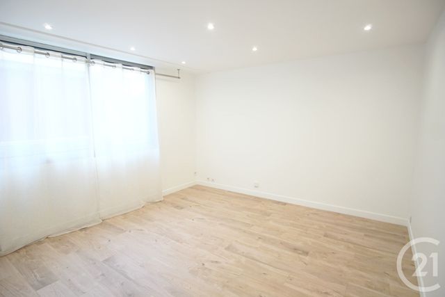 Afficher la photo en grand Appartement F3 à vendre - 3 pièces - 58,12 m2 - Choisy Le Roi - 94 - ILE-DE-FRANCE