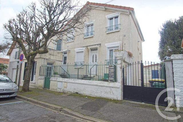 Afficher la photo en grand Appartement F1 à vendre - 2 pièces - 26,81 m2 - Villeneuve Le Roi - 94 - ILE-DE-FRANCE