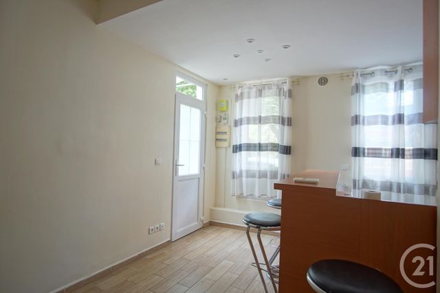 Afficher la photo en grand Appartement F1 à vendre - 2 pièces - 26,81 m2 - Villeneuve Le Roi - 94 - ILE-DE-FRANCE