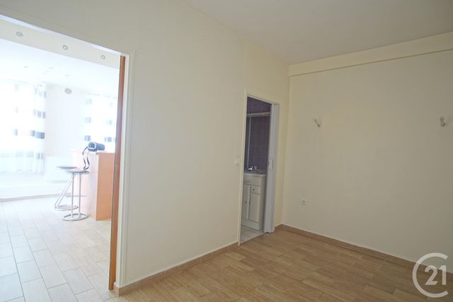 Afficher la photo en grand Appartement F1 à vendre - 2 pièces - 26,81 m2 - Villeneuve Le Roi - 94 - ILE-DE-FRANCE