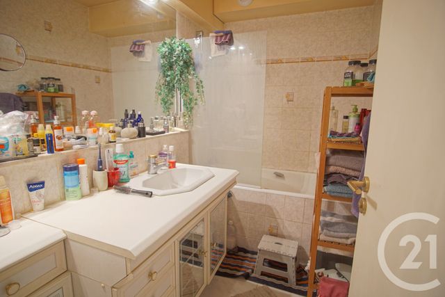 Afficher la photo en grand Appartement F2 à vendre - 2 pièces - 53,92 m2 - Choisy Le Roi - 94 - ILE-DE-FRANCE