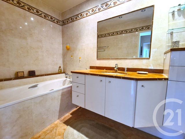 Afficher la photo en grand Appartement F4 à vendre - 4 pièces - 75 m2 - Creteil - 94 - ILE-DE-FRANCE