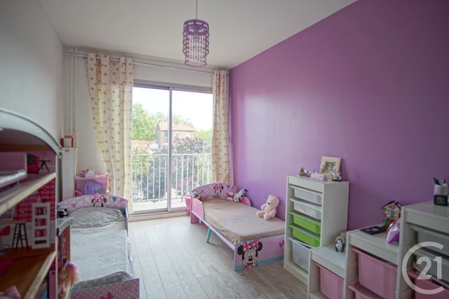 Afficher la photo en grand Appartement F4 à vendre - 4 pièces - 91,79 m2 - Creteil - 94 - ILE-DE-FRANCE