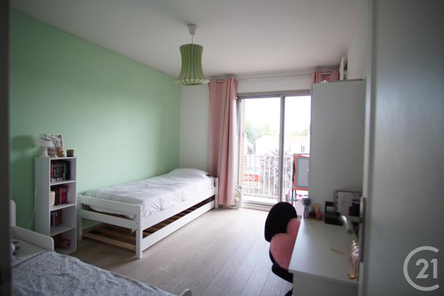 Afficher la photo en grand Appartement F4 à vendre - 4 pièces - 91,79 m2 - Creteil - 94 - ILE-DE-FRANCE