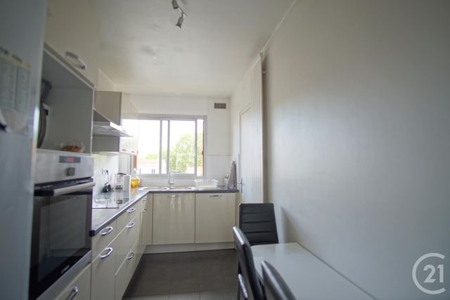 Afficher la photo en grand Appartement F4 à vendre - 4 pièces - 91,79 m2 - Creteil - 94 - ILE-DE-FRANCE