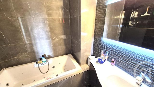 Afficher la photo en grand Appartement F4 à vendre - 4 pièces - 95 m2 - Creteil - 94 - ILE-DE-FRANCE