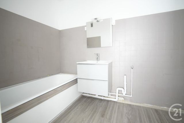Appartement F2 &agrave; louer - 2 pi&egrave;ces - 47,65 m2 - Thiais - 94 - ILE-DE-FRANCE