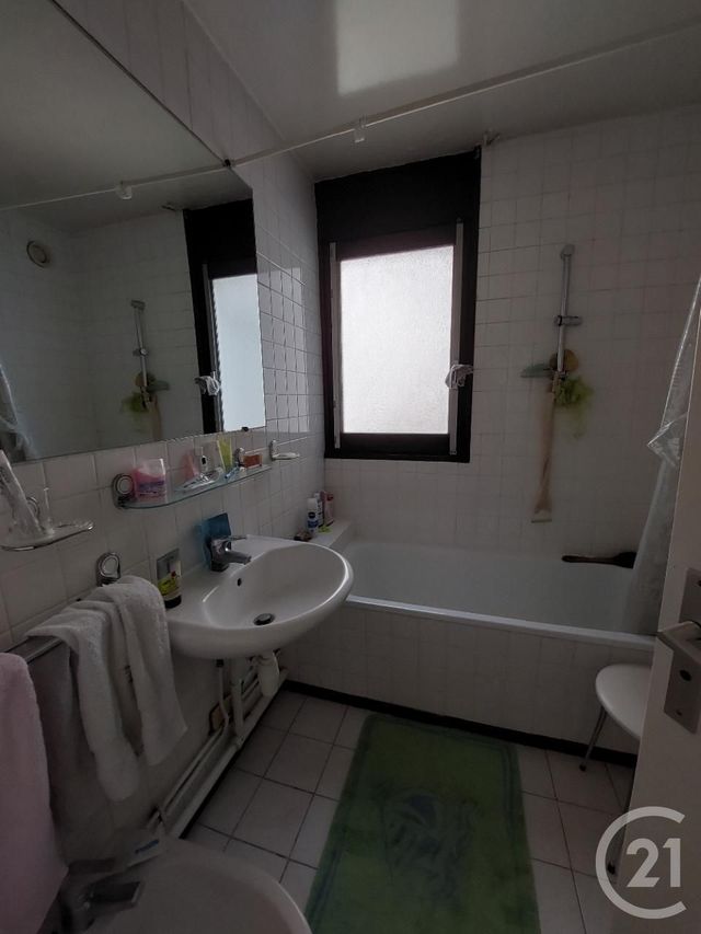 Afficher la photo en grand Appartement F3 à vendre - 3 pièces - 66 m2 - Creteil - 94 - ILE-DE-FRANCE