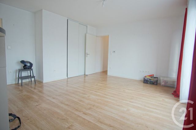 Appartement F4 &agrave; louer - 4 pi&egrave;ces - 81,17 m2 - Choisy Le Roi - 94 - ILE-DE-FRANCE