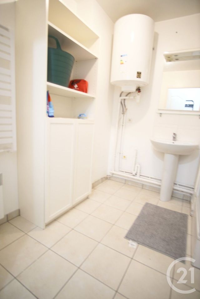Appartement F1 &agrave; louer - 1 pi&egrave;ce - 32,40 m2 - Villeneuve Le Roi - 94 - ILE-DE-FRANCE
