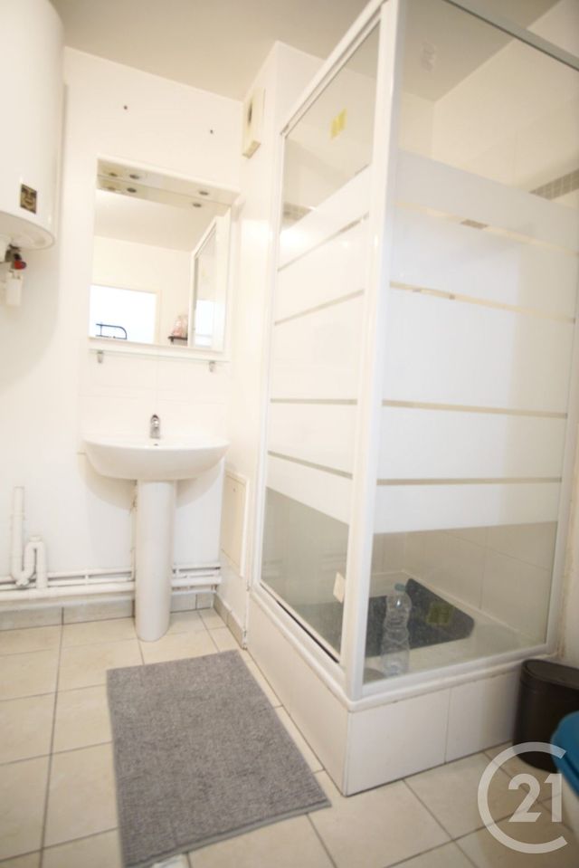 Appartement F1 &agrave; louer - 1 pi&egrave;ce - 32,40 m2 - Villeneuve Le Roi - 94 - ILE-DE-FRANCE