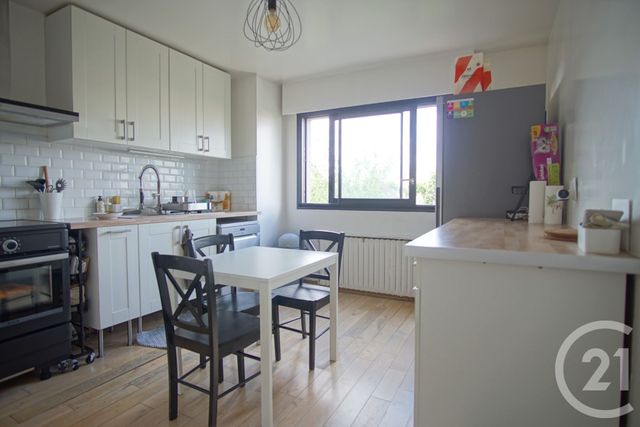 Afficher la photo en grand Appartement F4 à louer - 4 pièces - 112,22 m2 - Choisy Le Roi - 94 - ILE-DE-FRANCE