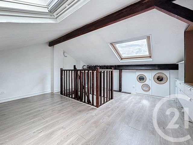 Afficher la photo en grand Appartement Duplex à vendre - 3 pièces - 44,02 m2 - Villejuif - 94 - ILE-DE-FRANCE