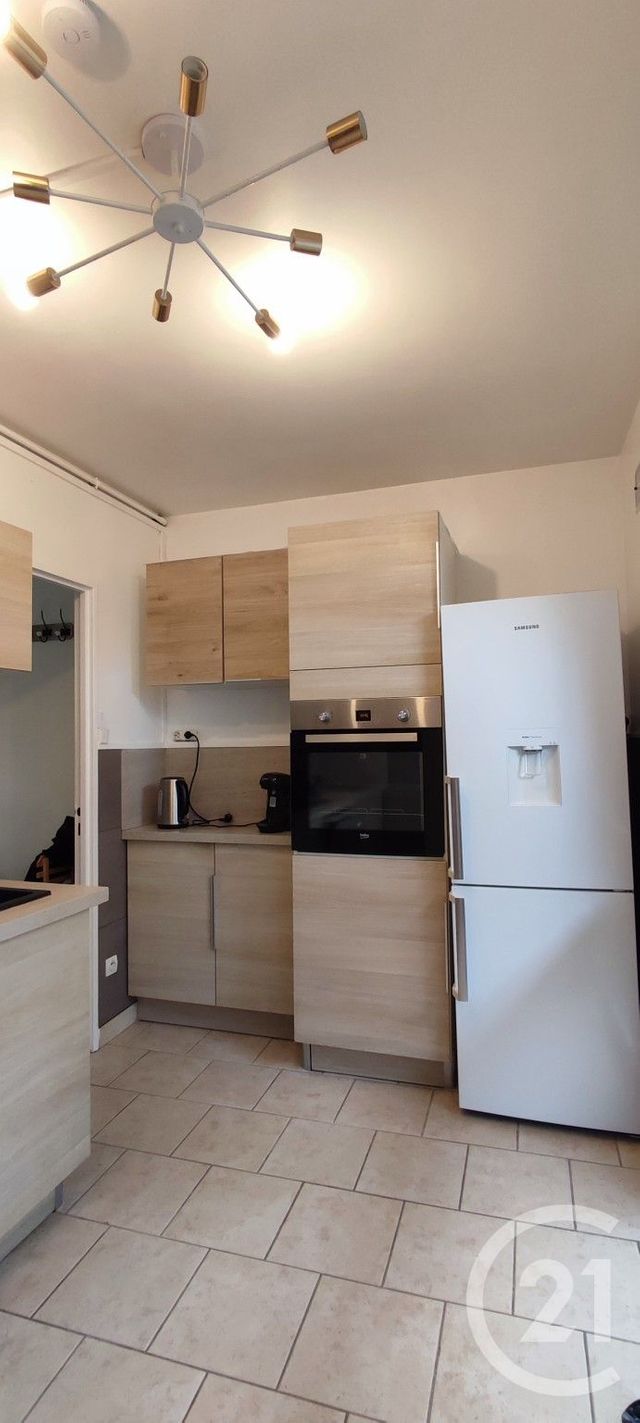 Afficher la photo en grand Appartement F3 à louer - 3 pièces - 64,62 m2 - Creteil - 94 - ILE-DE-FRANCE