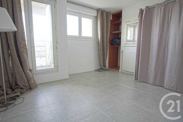 Afficher la photo en grand Appartement F3 à louer - 3 pièces - 73,87 m2 - Choisy Le Roi - 94 - ILE-DE-FRANCE