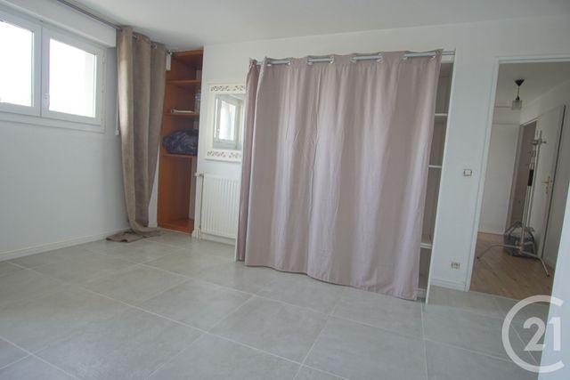Afficher la photo en grand Appartement F3 à louer - 3 pièces - 73,87 m2 - Choisy Le Roi - 94 - ILE-DE-FRANCE