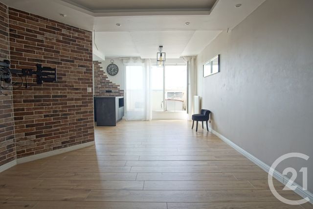 Afficher la photo en grand Appartement F3 à louer - 3 pièces - 73,87 m2 - Choisy Le Roi - 94 - ILE-DE-FRANCE