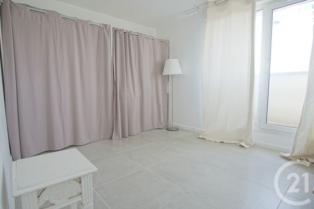 Afficher la photo en grand Appartement F3 à louer - 3 pièces - 73,87 m2 - Choisy Le Roi - 94 - ILE-DE-FRANCE