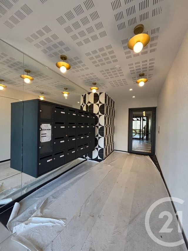 Appartement F3 à louer - 3 pièces - 74,78 m2 - Thiais - 94 - ILE-DE-FRANCE
