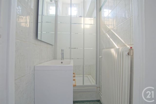 Appartement F1 &agrave; louer - 1 pi&egrave;ce - 28 m2 - Vitry Sur Seine - 94 - ILE-DE-FRANCE