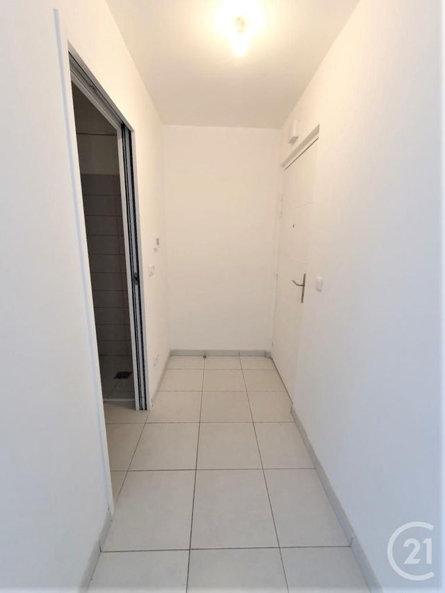 Appartement F1 &agrave; louer - 1 pi&egrave;ce - 32,15 m2 - Villeneuve Le Roi - 94 - ILE-DE-FRANCE