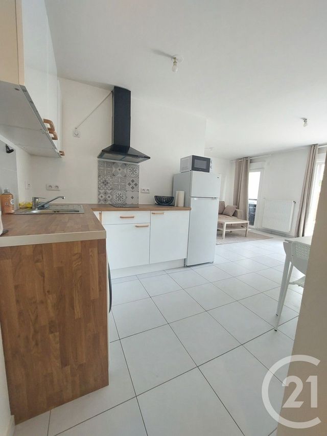 Appartement F1 &agrave; louer - 1 pi&egrave;ce - 32,15 m2 - Villeneuve Le Roi - 94 - ILE-DE-FRANCE