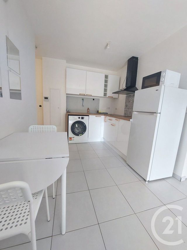 Appartement F1 &agrave; louer - 1 pi&egrave;ce - 32,15 m2 - Villeneuve Le Roi - 94 - ILE-DE-FRANCE