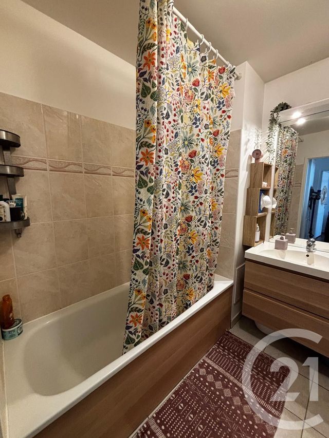 Appartement F3 &agrave; louer - 3 pi&egrave;ces - 63,96 m2 - Choisy Le Roi - 94 - ILE-DE-FRANCE