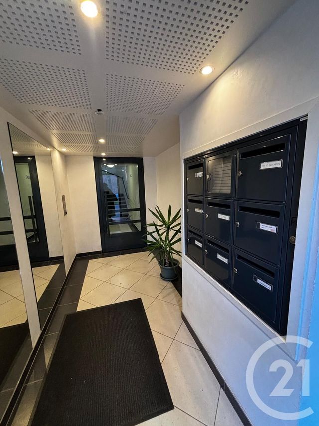 Appartement F3 &agrave; louer - 3 pi&egrave;ces - 63,96 m2 - Choisy Le Roi - 94 - ILE-DE-FRANCE